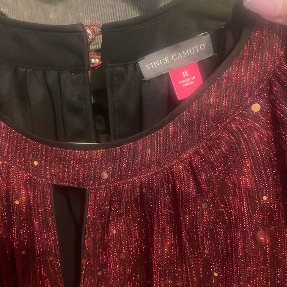 Vince Camuto Plus Size 1X Metallic Keyhole-Neck Top - Picture 4 of 8